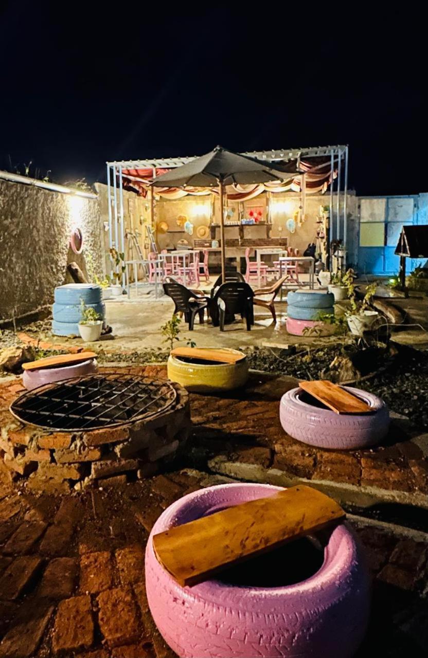 D'Flora Homestay ラブハン・バジョ エクステリア 写真